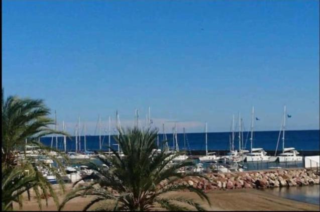 Beachfront Vila Valencia Eksteriør billede