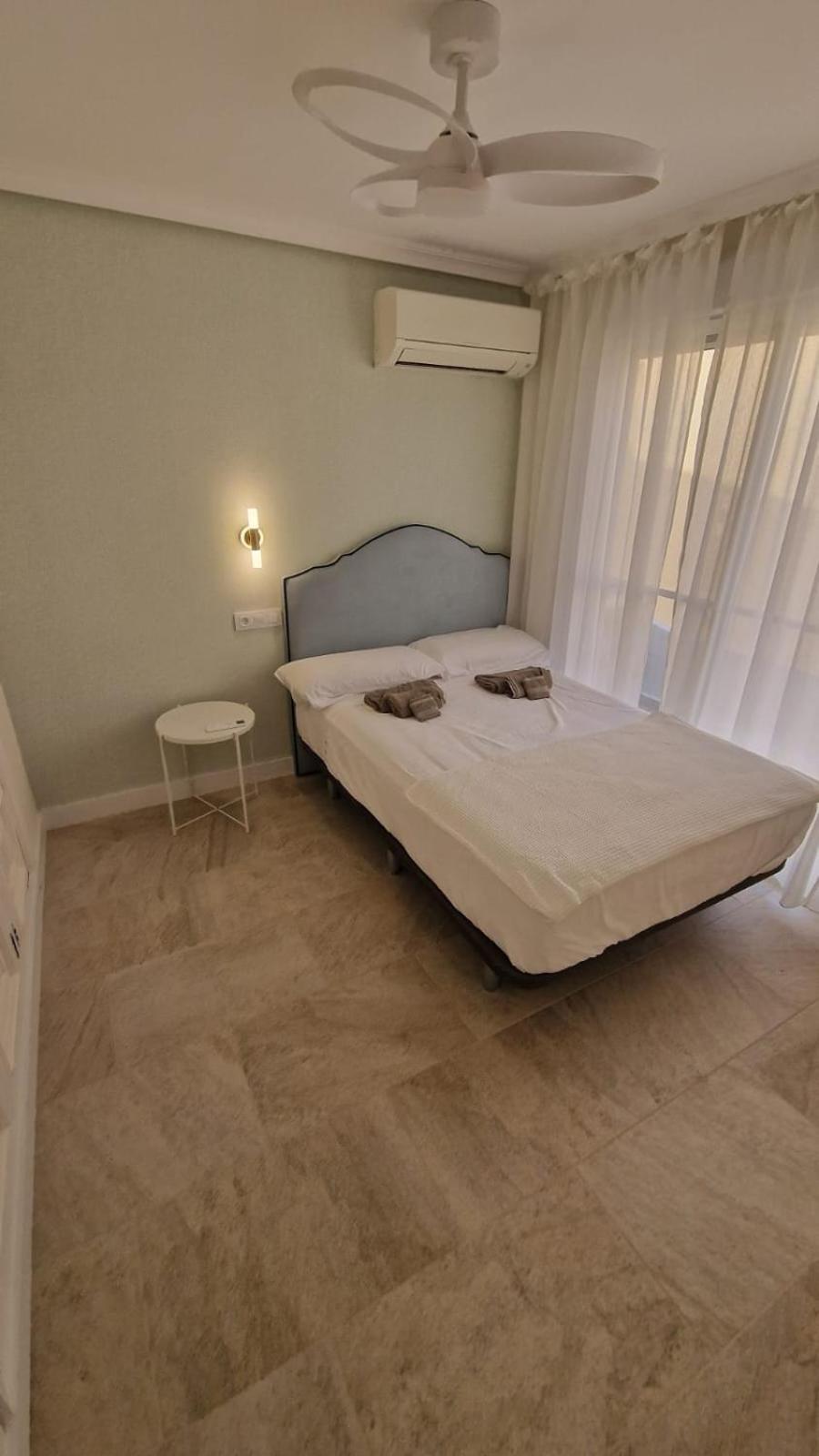 Beachfront Vila Valencia Eksteriør billede