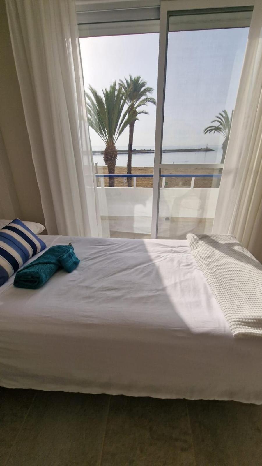 Beachfront Vila Valencia Eksteriør billede